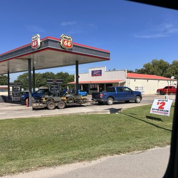 Speedy 66 Gas Station
