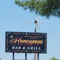 Honeypops Bar & Grill photo 9