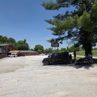 Honeypops Bar & Grill